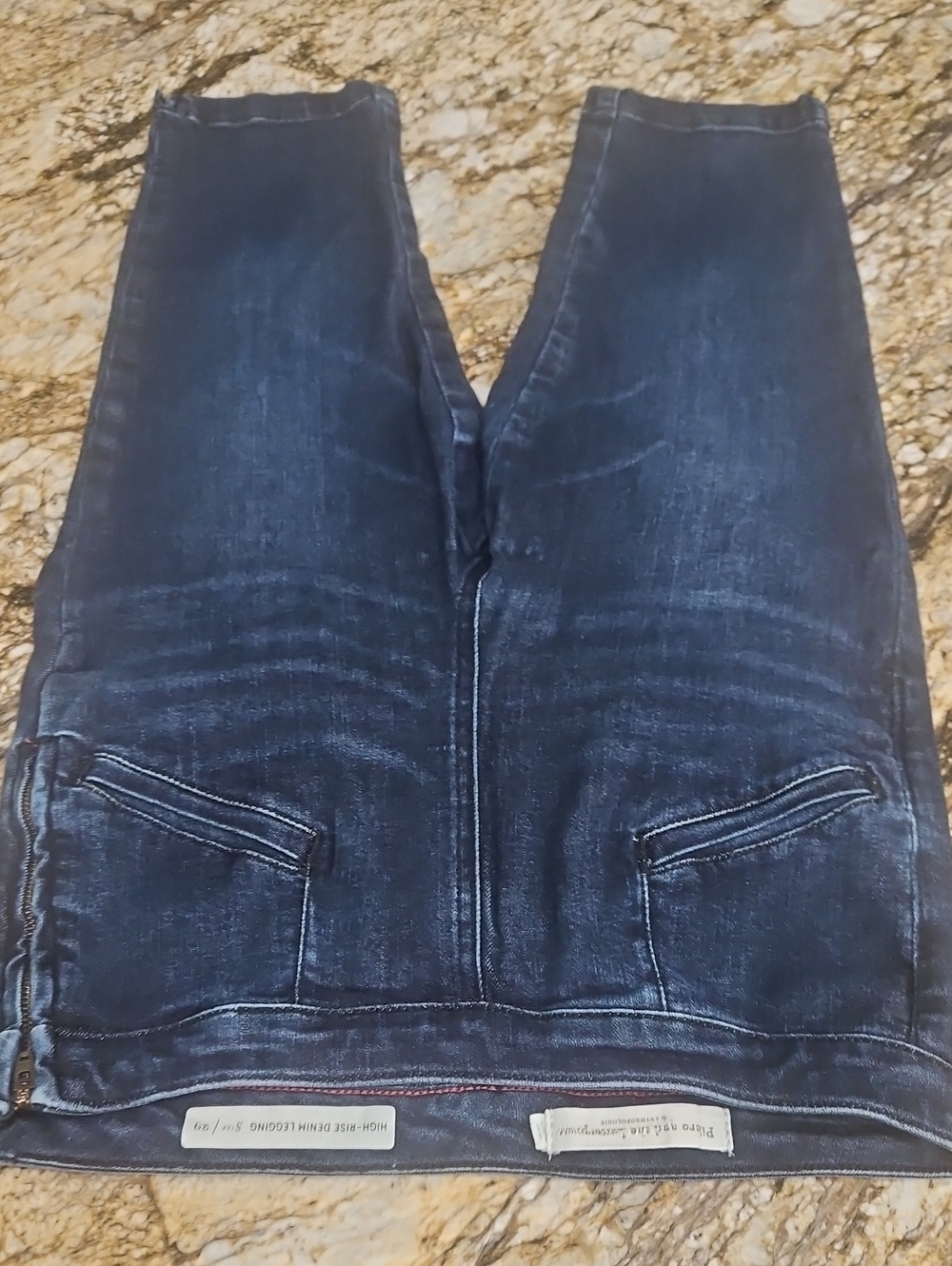 Pilcro Dark Indigo Legging Capri Jeans. Size 29 Inseam 16" Rise 10"